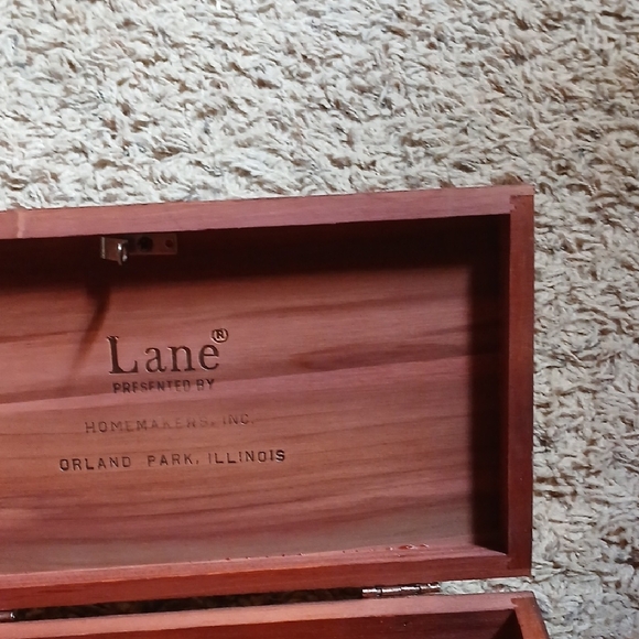 Lane Mini Cedar Chest - Picture 5 of 10